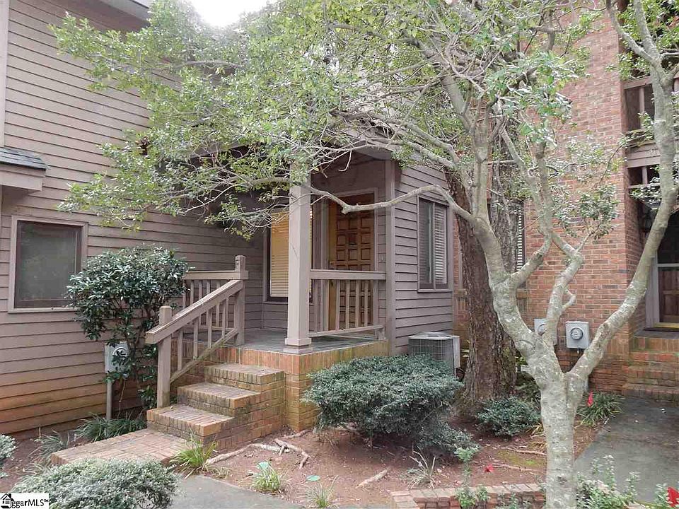 1st image of 231 E Park Ave