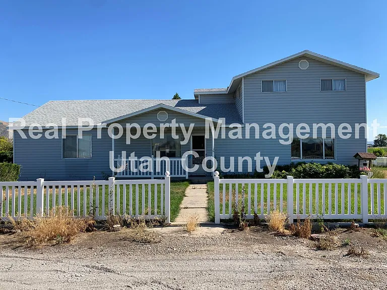 1285 W Utah Ave — Photo 1