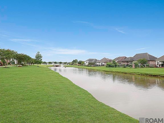 3rd image of 2867 Lago Ln