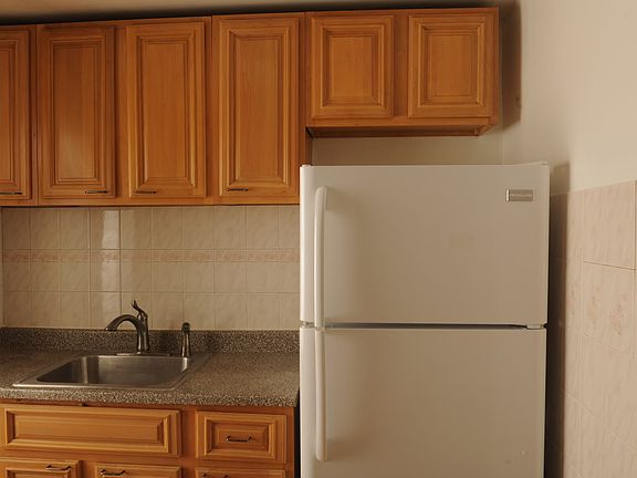 4th image of 10944 174th St
