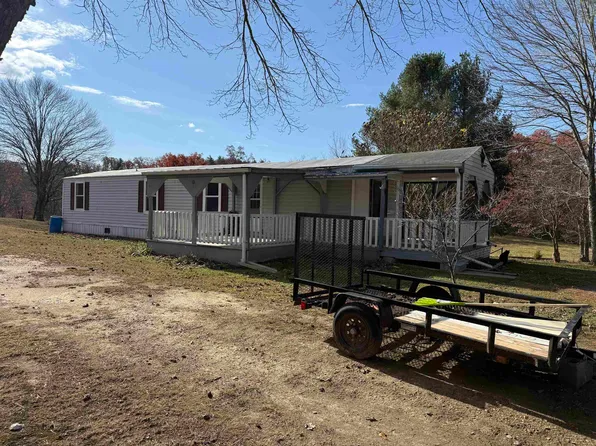 3049 Flatwoods Rd, Elliston, VA 24087