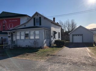 33 Spruce St, Malone, NY 12953