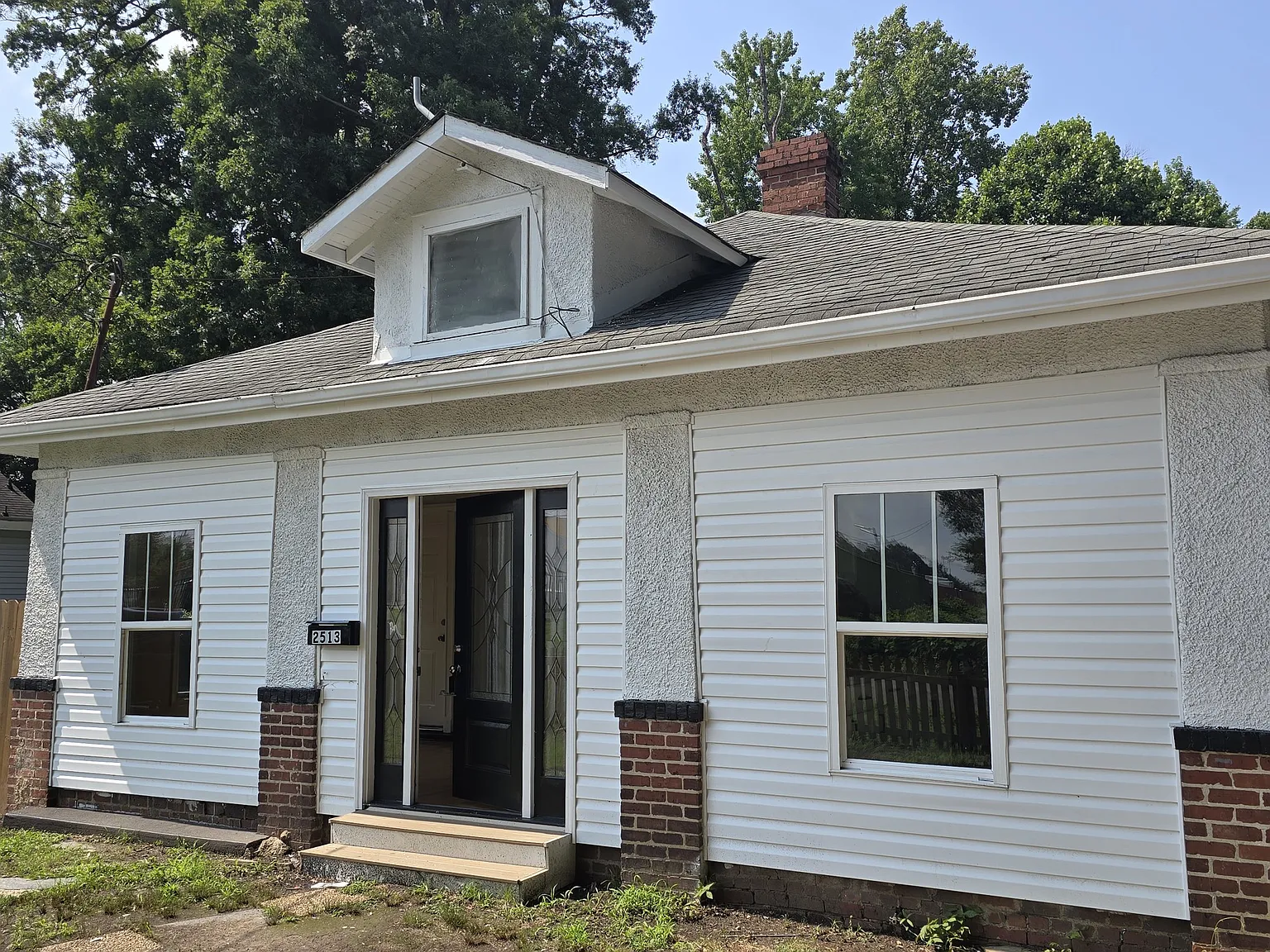 1 bed, 900 sqft, $995 — Photo 2