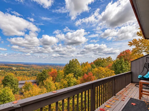 270 Big Pocono Pass, Tannersville, PA 18372