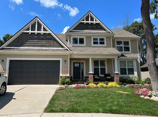 333 Stone Wood Ct, Milford, MI