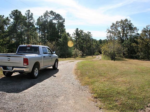3rd image of 5611 E State Highway 250