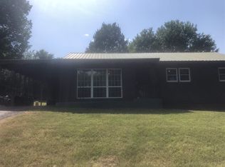 613 S 7th St, Mammoth Spring, AR 72554
