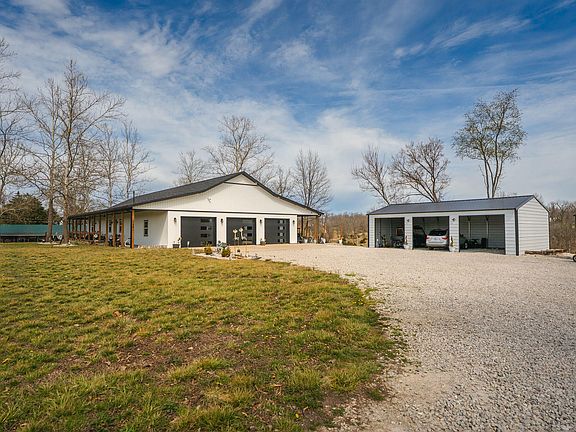 3rd image of 1489 E 568th Road