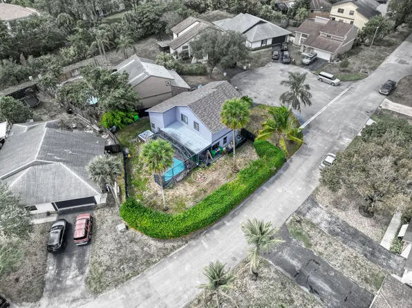 3750 NW 73rd Way, Coral Springs, FL 33065