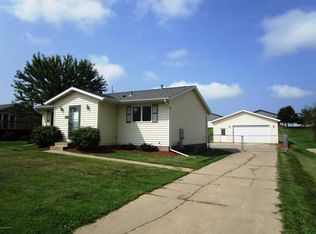 330 8th St SW, Plainview, MN 55964