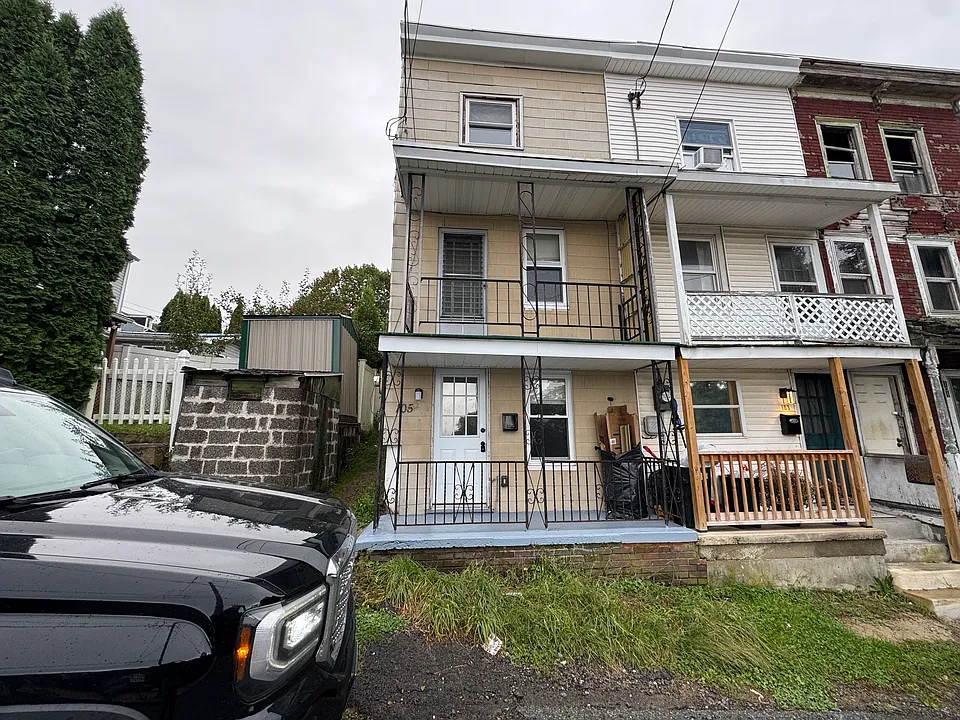 105 East St
