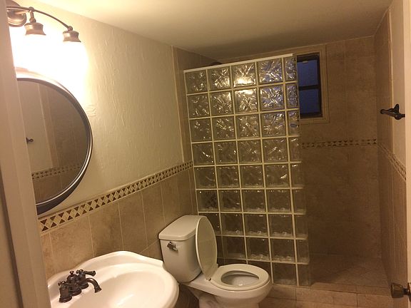 Guest athroom