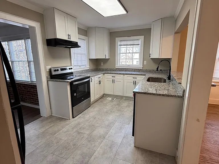 287 E Eastland St — Photo 18