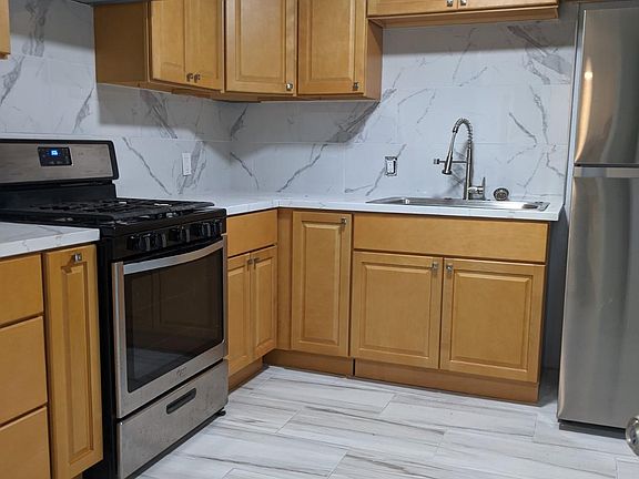 3rd image of 1480 Waller St #10