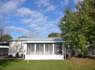 6 Maple Dr #6, Olmsted Falls, OH 44138