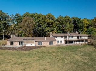 2527 Weyhill Dr, Center Valley, PA 18034