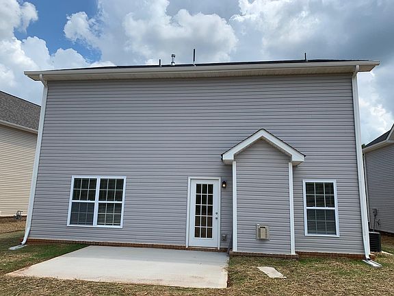 3rd image of 3068 Creekbend Ln