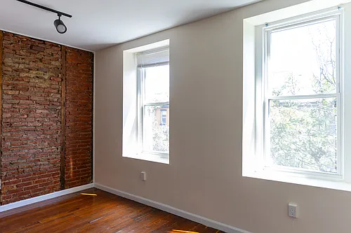 4226 Main St #3F Photo 1