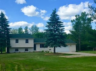 1316 W Thompson Rd, Fenton, MI 48430