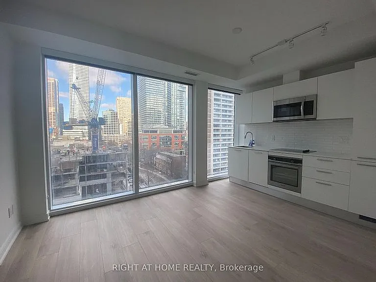 3 Gloucester St #901 — Photo 48