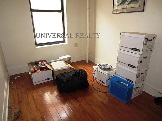 Rented by Universal Realty Group | media 14