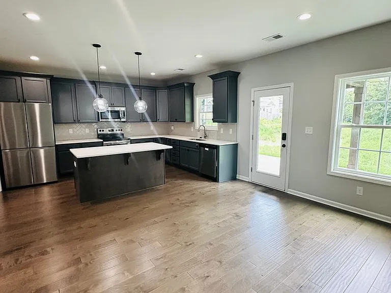 317 Shoshone Cir — Photo 10