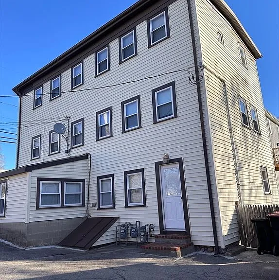 45 Thatcher St #1 — Photo 10