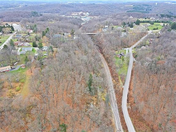 4th image of 320 Suncrest Dr