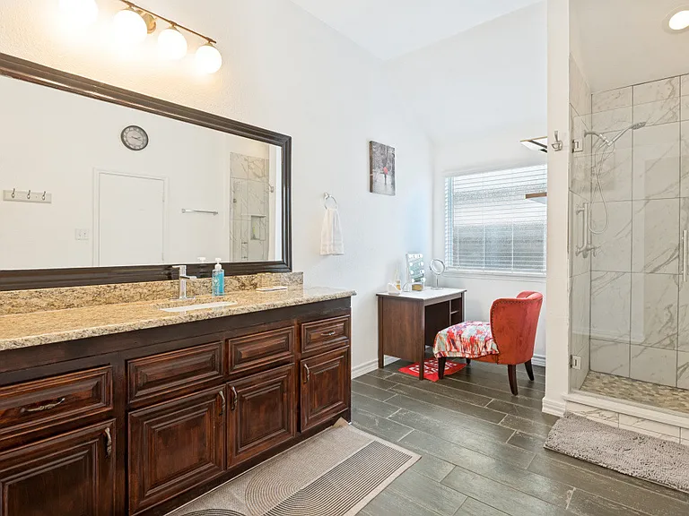 409 Creek Point Ln — Photo 7