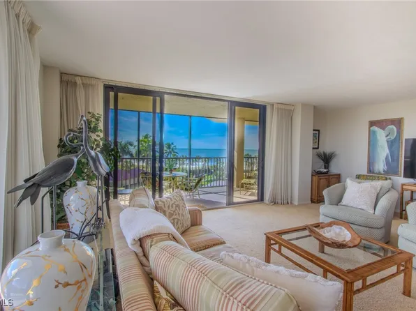 10851 Gulf Shore Dr #301, Naples, FL 34108