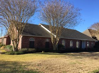 818 W Shore Dr, Alexandria, LA 71303