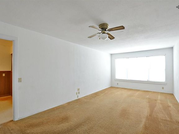 5th image of 1421 S Avenue E