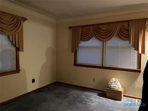 3rd image of 5 Santus Dr