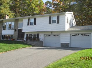 42 High Ridge Dr, Cumberland, RI 02864