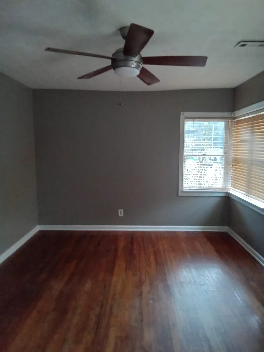 Building Photo - 2461 Glendale Cir SE
