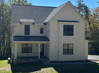 2489 Redbud Ln, Charlottesville, VA 22911