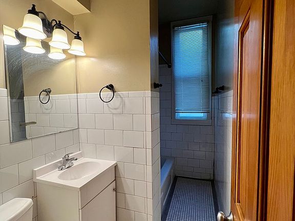 3rd image of 507 Oak St #1