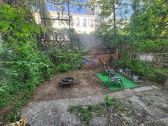 Rented by RELEASE NY