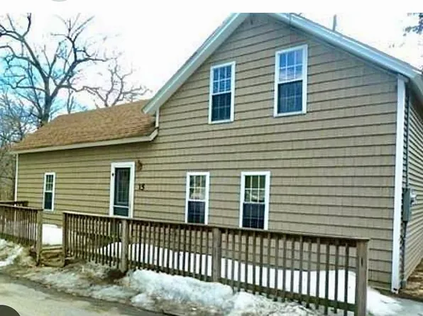 15 E Prospect St, Erving, MA 01344