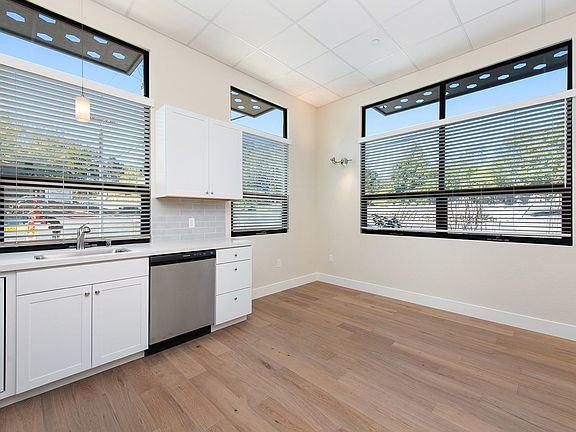 3rd image of 7631 Healdsburg Ave #100