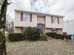 8600 Bost Ln, Louisville, KY