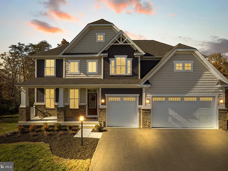 212 Southern View Dr — Photo 2