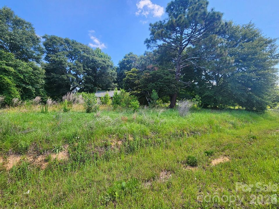 1st image of 1950 Holbrook Rd #3