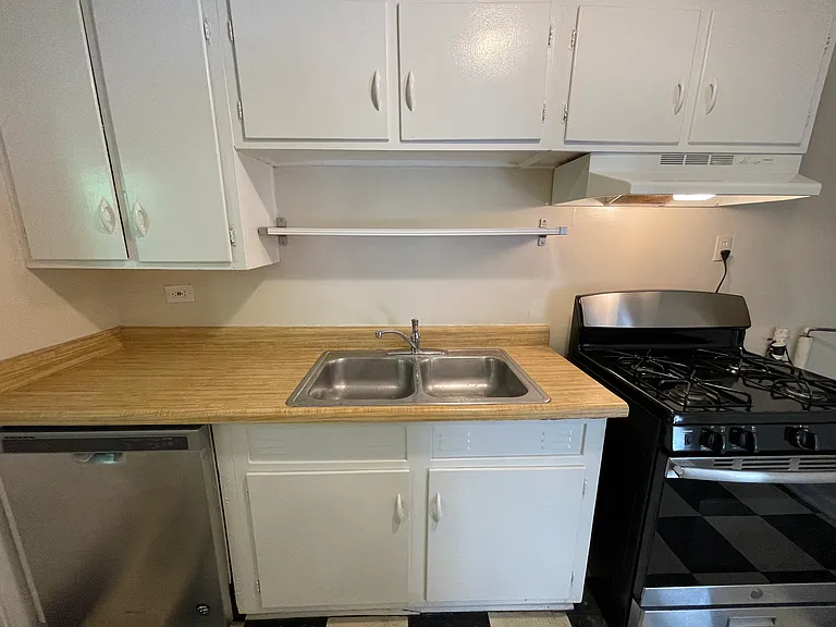 1623 Valley Ave — Photo 6