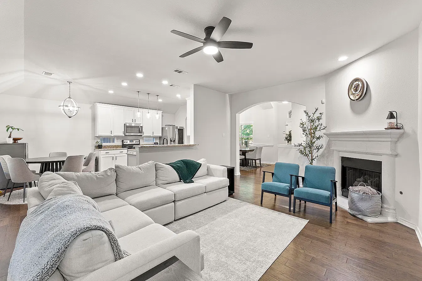 3 bed, 2028 sqft, $2,700 — Photo 4