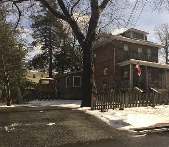 2nd image of 19 Holt St