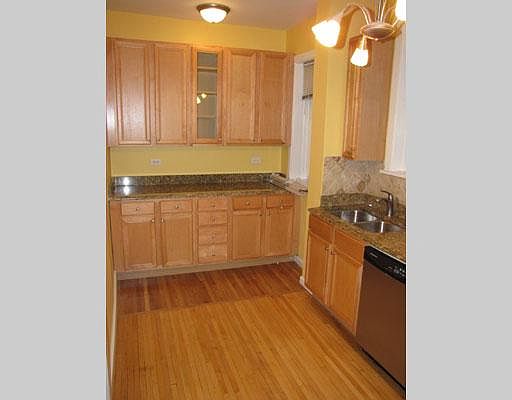 4th image of 7731 N Paulina St #C