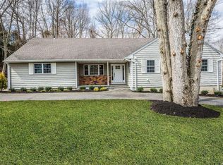 457 Wolf Hill Rd, Dix Hills, NY 11746