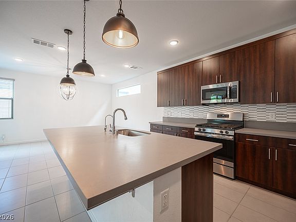5th image of 524 Grand Cascade Pl