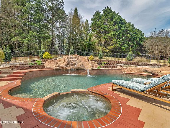 3rd image of 85 Highland Park Dr